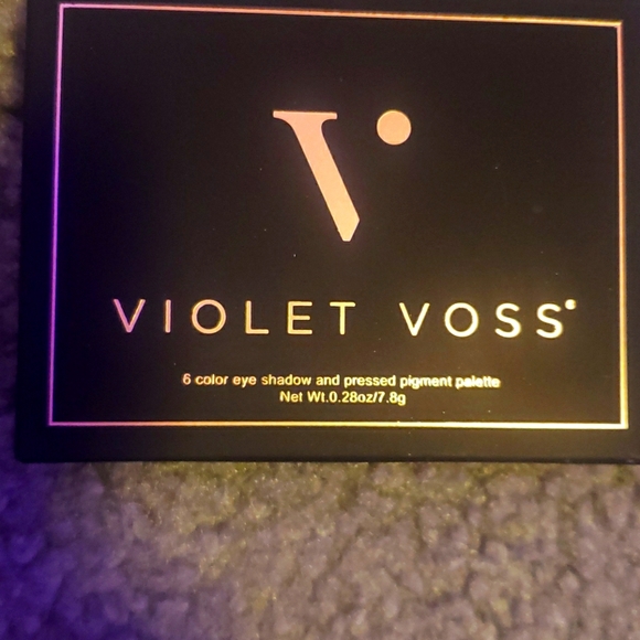 Violet Voss eyeshadow palette - Picture 2 of 2